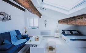 STUDIO 9 Classé 2 Etoiles