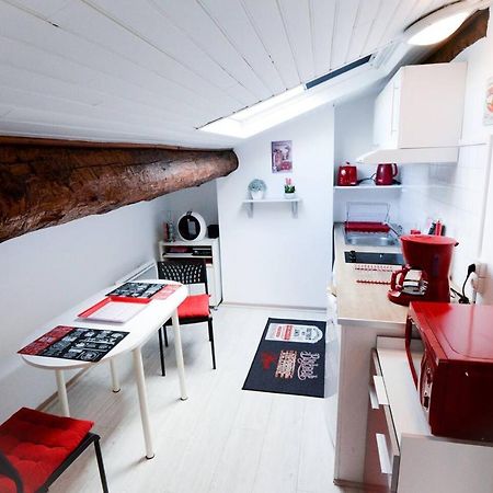 STUDIO 9 Classé 2 Etoiles Carcassonne Esterno foto