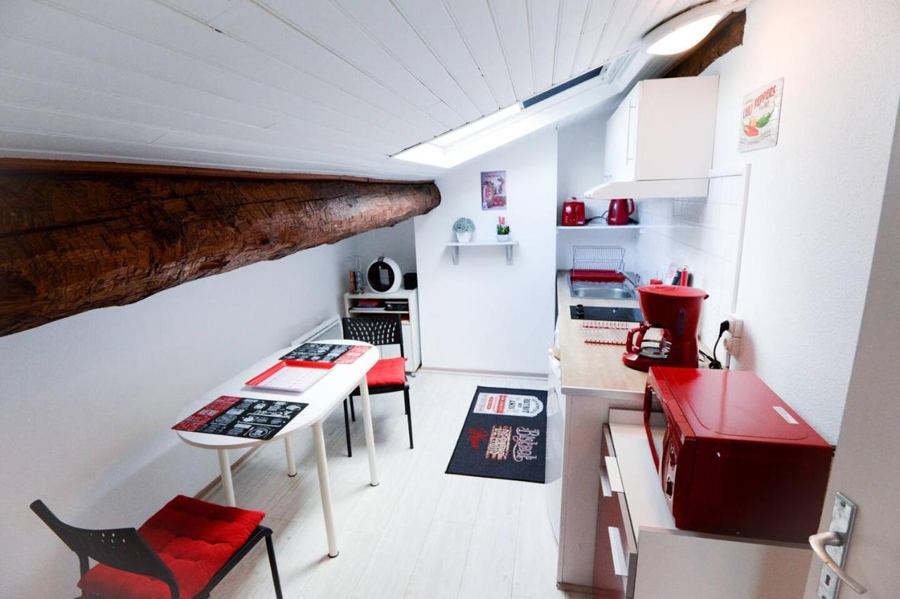 STUDIO 9 Classé 2 Etoiles Carcassonne Esterno foto